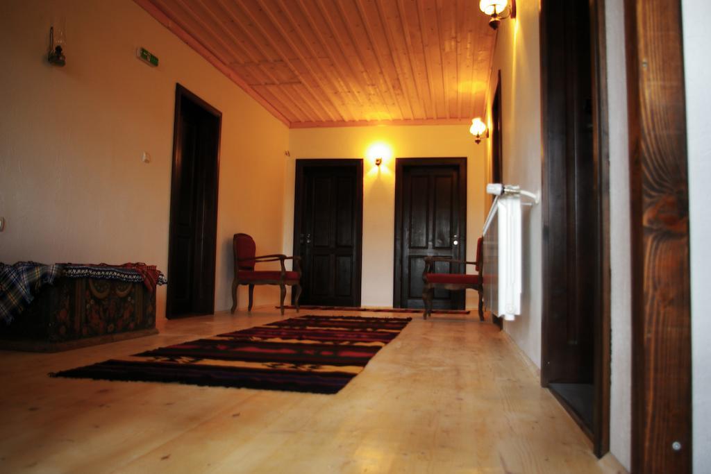 Mutafova Guest House Veliki Preslav Esterno foto