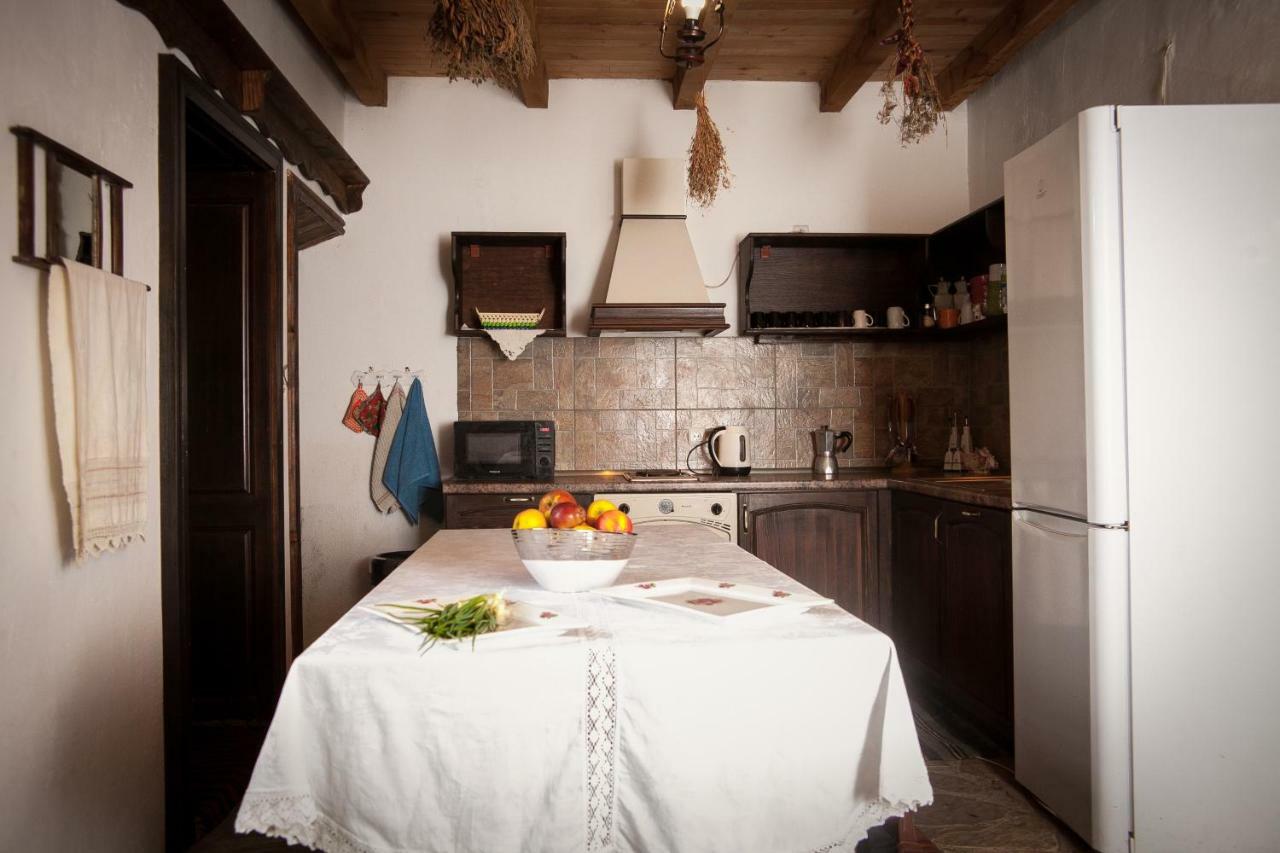 Mutafova Guest House Veliki Preslav Esterno foto
